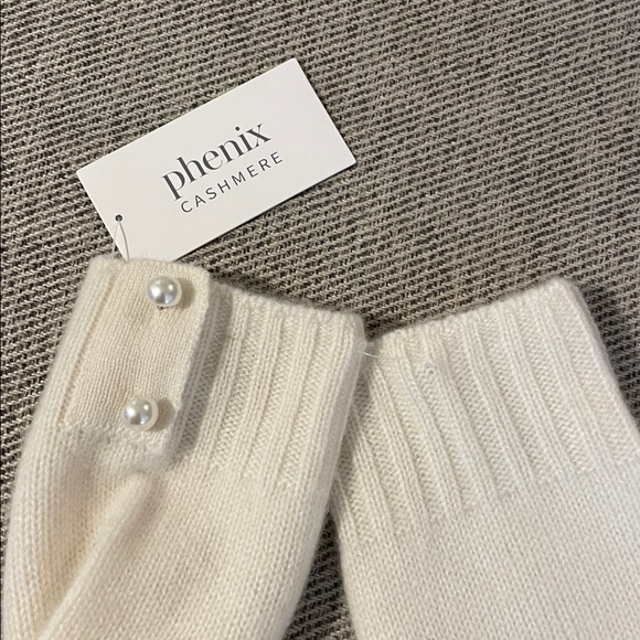 Phenix Cashmere White Gloves with Pearl Details NWT - Picture 3 of 7